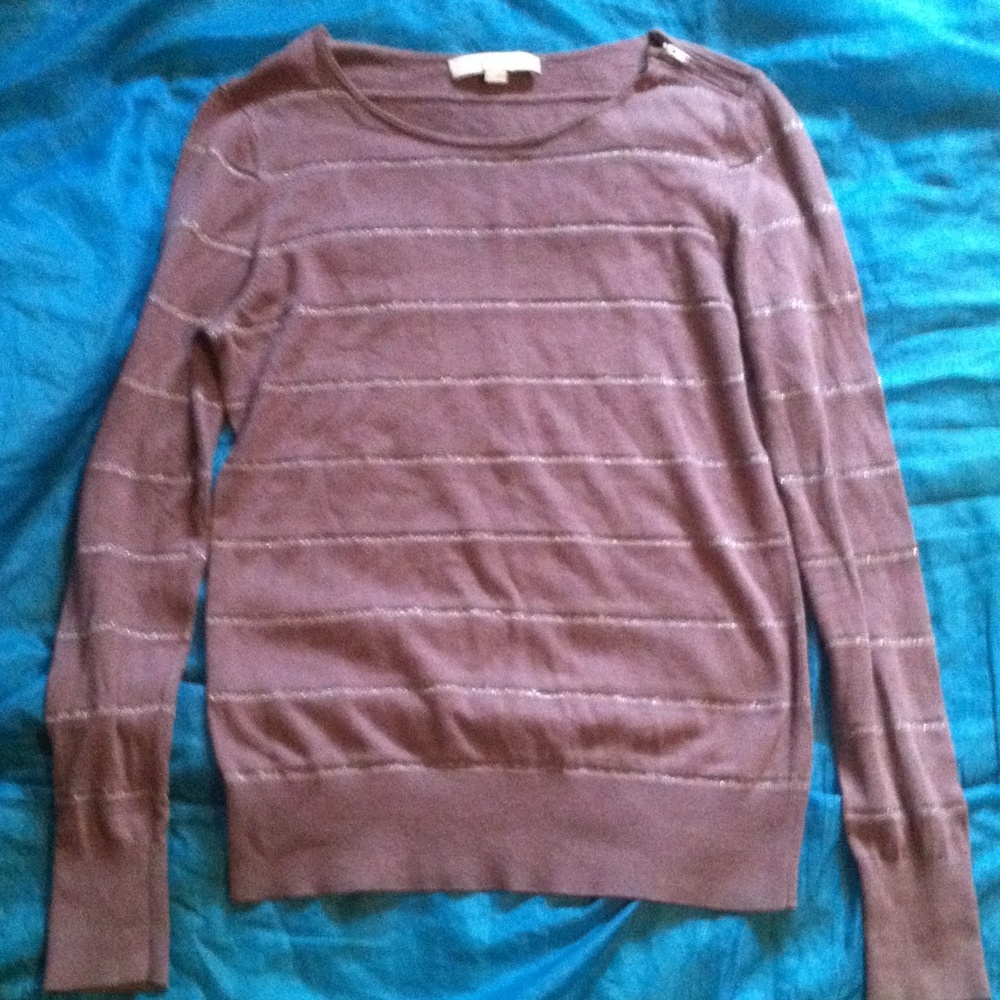 💕Beautiful Lightweight Loft Sweater💕